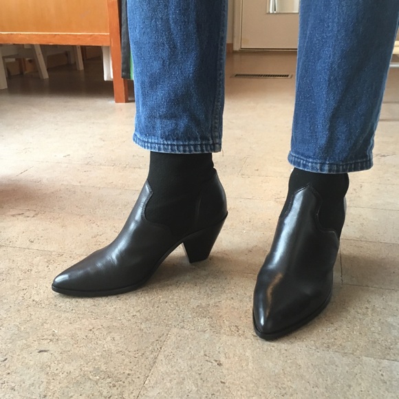 Frye Shoes - Frye Lila sock bootie sz 10